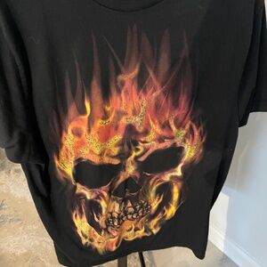 Way To Celebrate! Halloween Flaming Skull Black T-Shirt- Size Large